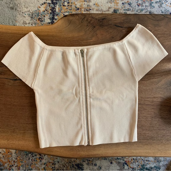 Zippered peach crop top - Picture 2 of 4